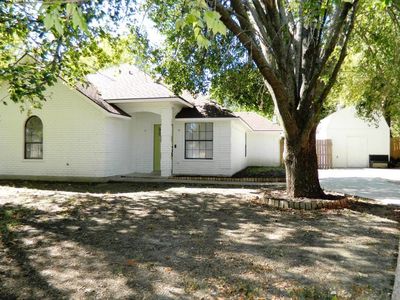 Property at 511 N Tucker St, Leonard, TX