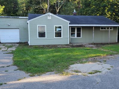 5131 Grand River Dr NE