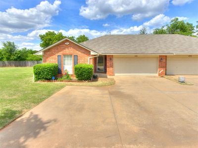 231 N Kelly Ave
