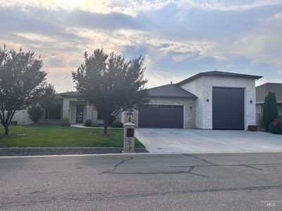 277 N Dudley Ln