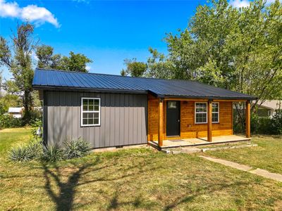 423 W Locust St