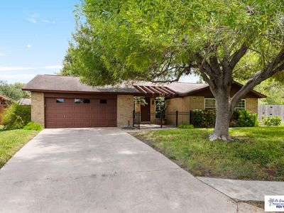 2002 Emerald Lake Dr