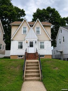 239 8th Ave