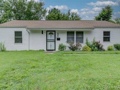 9765 Vickie Pl
