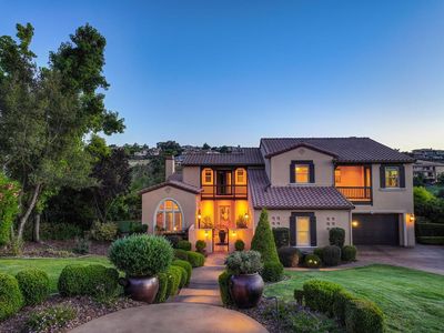 4596 Echo Springs Cir