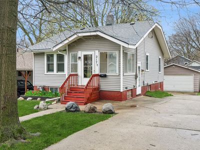 217 W 10th St S