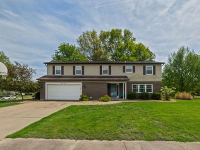 4401 Woodglen Ln