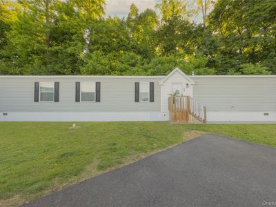 24 Leeward Lane