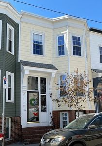 131 H St