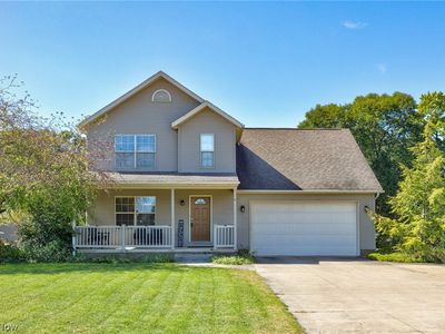 6107 Sky Ridge Ave NE
