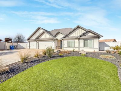 862 W Crystal Cir