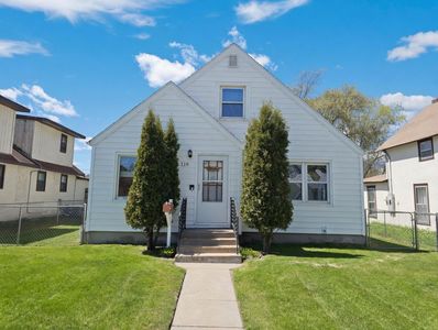 119 4th Ave NE