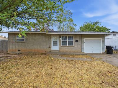 Property at 2117 Queensbury Rd, Moore, OK