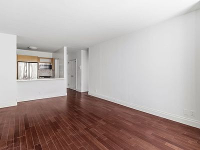 212 E 47th St APT 8H