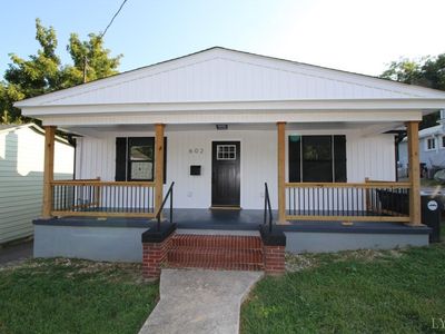 602 E Main St