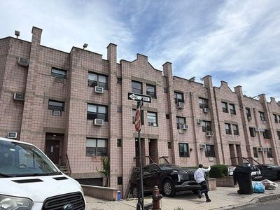 72 Clove Rd #76-2