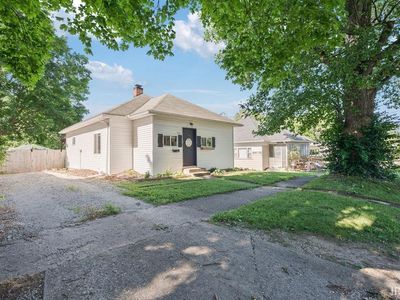 711 W Woodland Ave