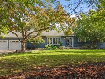 Property at 25 Starview Dr, Hillsborough, NJ