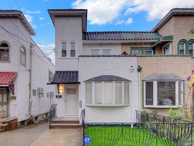 2152 E 35th Street