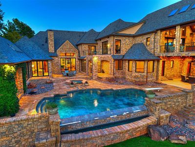 6401 Oak Tree Dr
