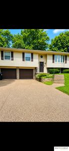 5212 S 105th St