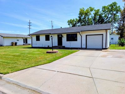 Property at 1315 13th Ter, Hutchinson, KS