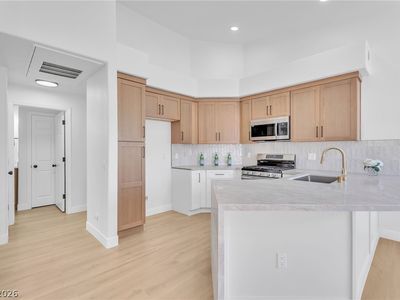 5225 W Reno Ave Unit 210