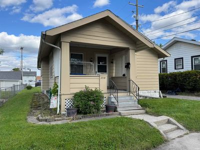 2318 Cortland Ave