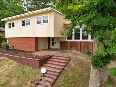 918 Churchill Cir