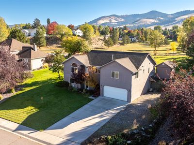 6610 Justin Ct
