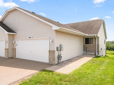 1805 Lakeridge Way