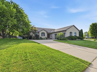 11 Moon Cir