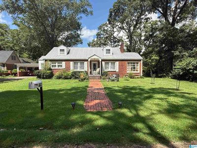 607 Hillcrest Dr
