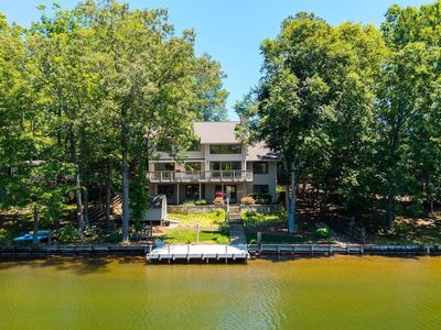 27 Ashlawn Blvd