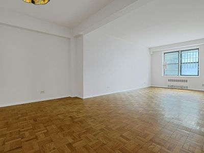 2550 Independence Ave APT 2M