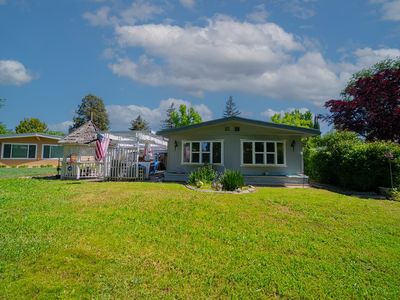 6709 Alden Ln
