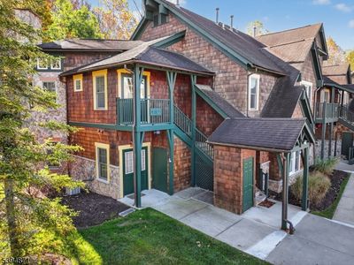 10 Pine Cres Unit 21 BLDG 10 #21