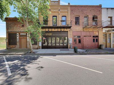 228 1st St