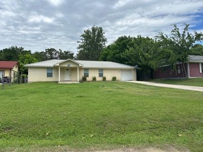 Property at 105 6th St, Ingram, TX