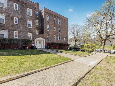 150 Ravine Avenue #3B