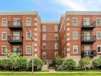 500 N Walnut St APT 301