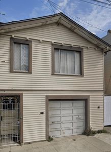 32 Laura St