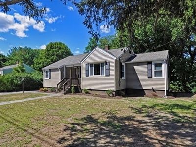 1036 Middleboro Ave