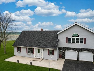 2765 W Lake Rd