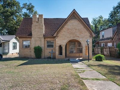 1215 N Confederate Ave