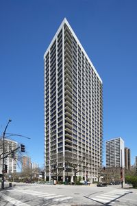 88 W Schiller St APT 1203