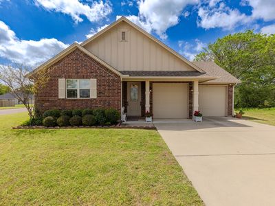 Property at 201 Cypress Point Ct, Bonham, TX