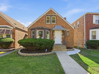 607 E 103rd Pl