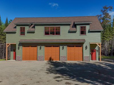 24 Lynx Lane