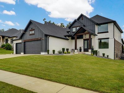 6116 S Hampton Avenue